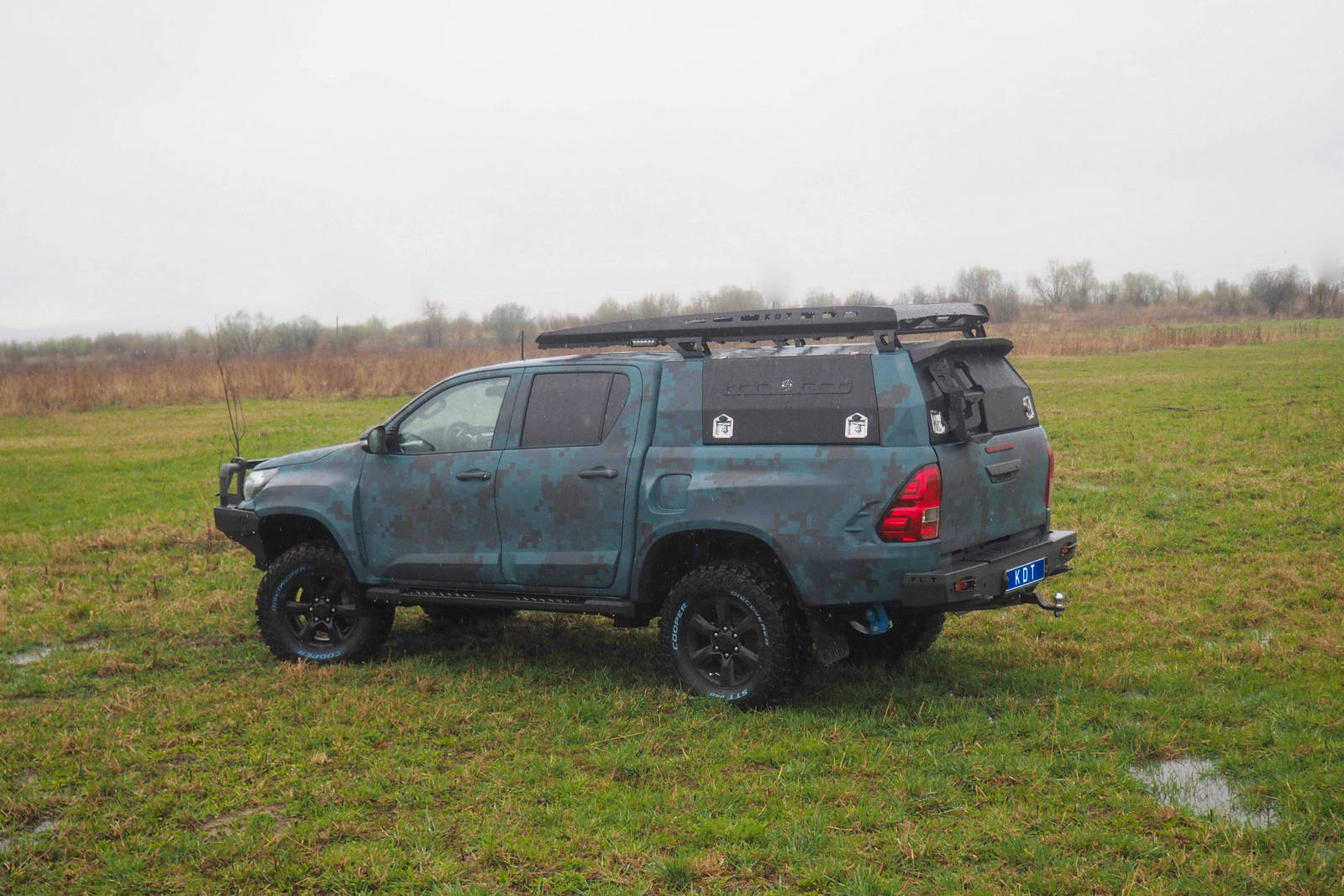 Toyota Hilux экспедиционник